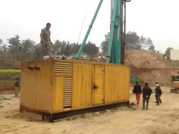 龙凤如何判断水冷式机油散热器密封件是否需要更换？
